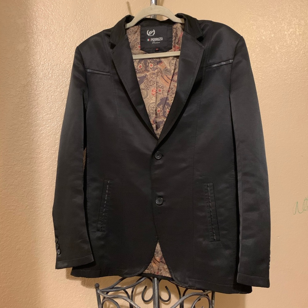Perruzo coat size medium